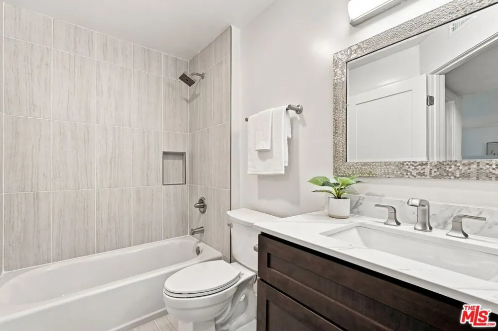 4401 Sepulveda Boulevard #202 Sherman Oaks, CA 91403