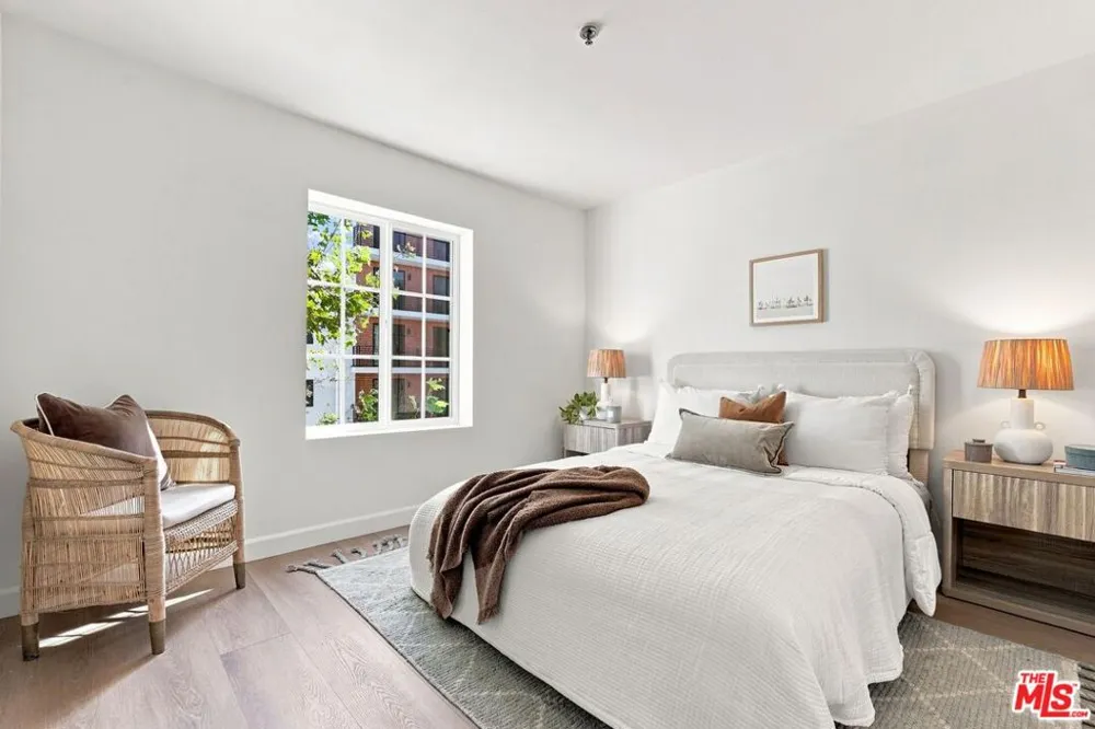 4401 Sepulveda Boulevard #202 Sherman Oaks, CA 91403