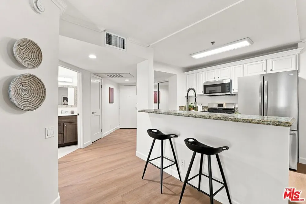 4401 Sepulveda Boulevard #202 Sherman Oaks, CA 91403