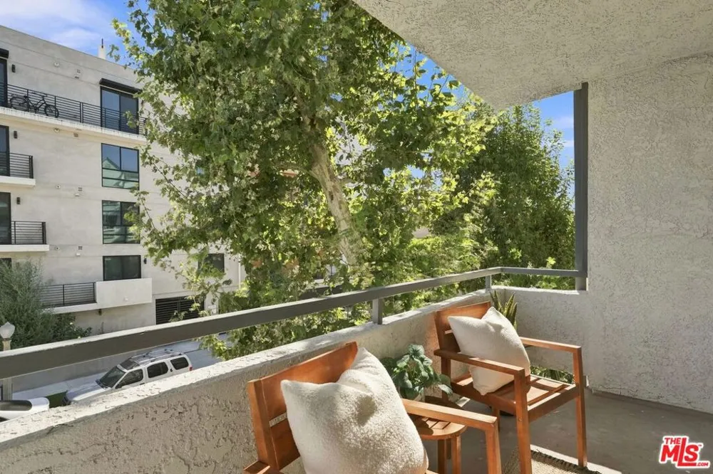 4401 Sepulveda Boulevard #202 Sherman Oaks, CA 91403