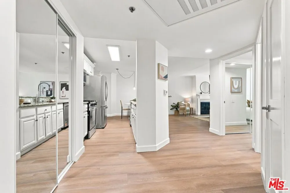 4401 Sepulveda Boulevard #202 Sherman Oaks, CA 91403