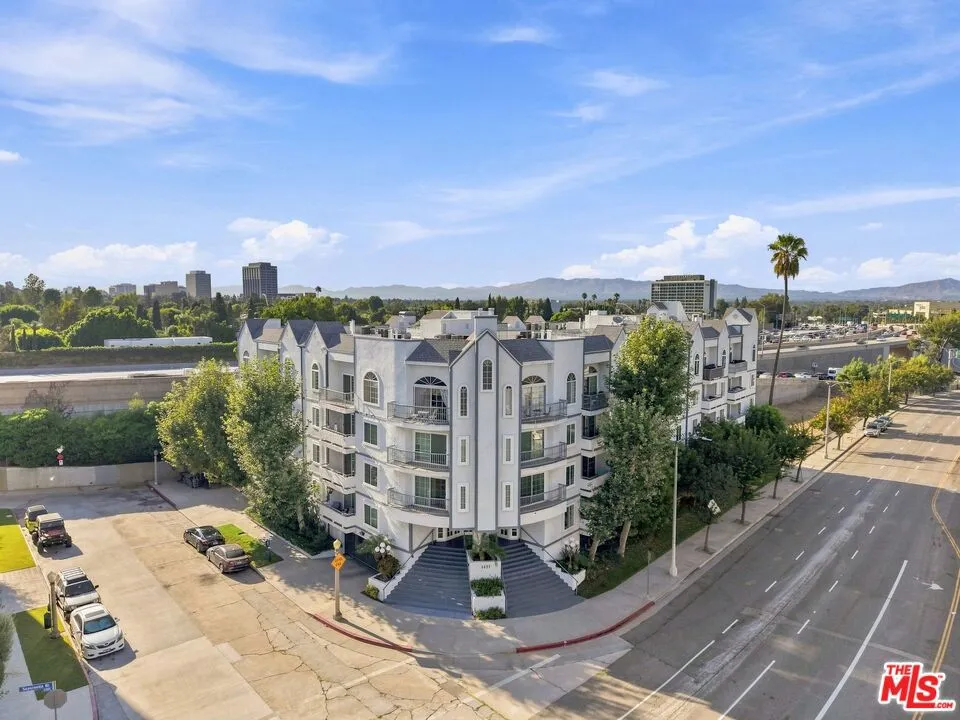 4401 Sepulveda Boulevard #202 Sherman Oaks, CA 91403