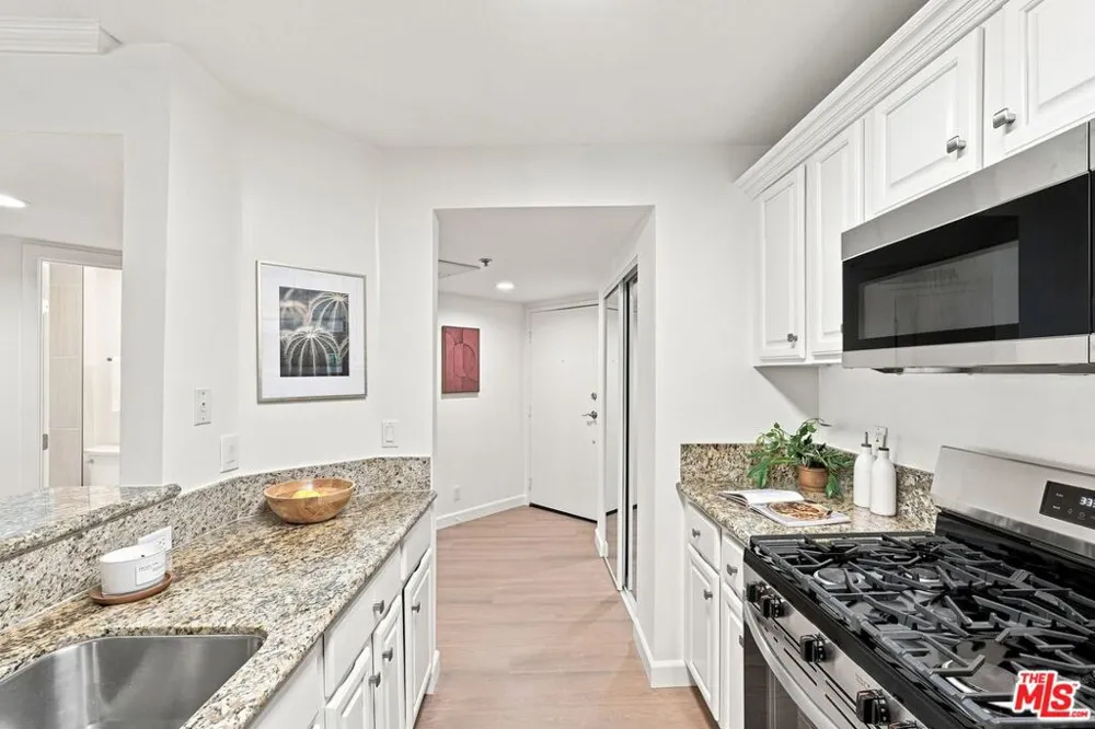 4401 Sepulveda Boulevard #202 Sherman Oaks, CA 91403