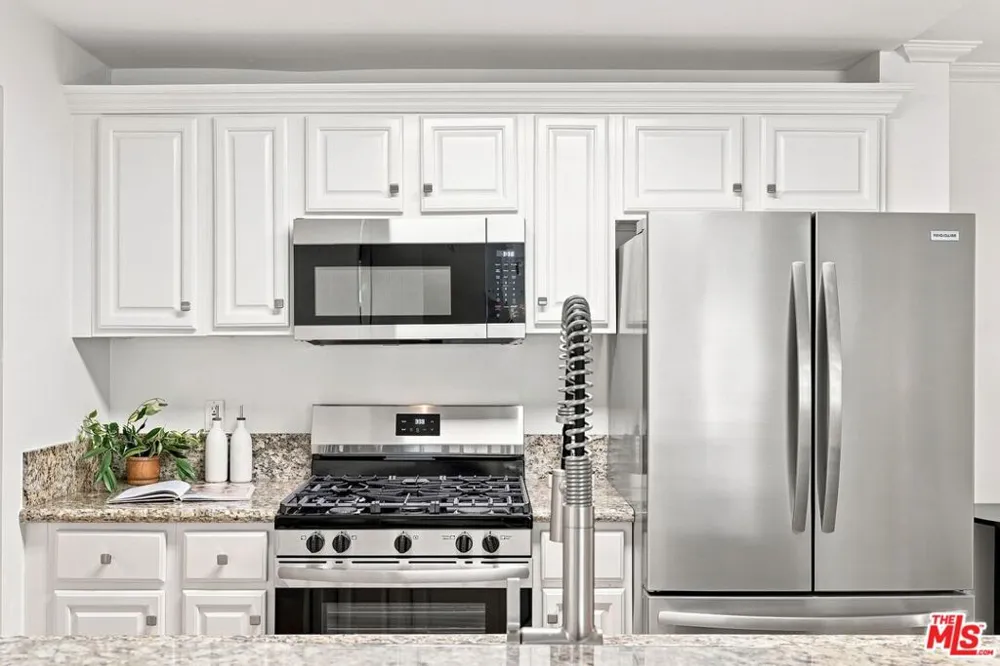 4401 Sepulveda Boulevard #202 Sherman Oaks, CA 91403