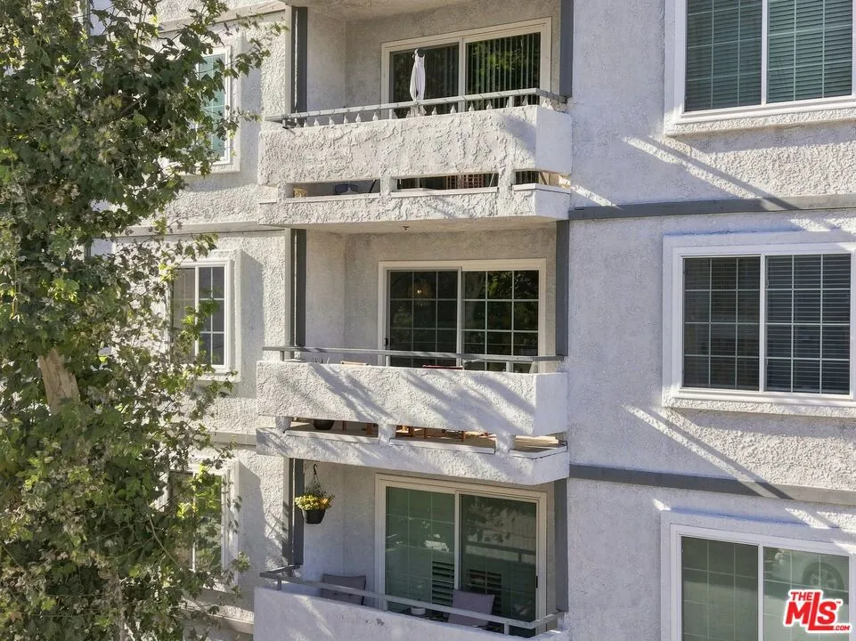 4401 Sepulveda Boulevard #202 Sherman Oaks, CA 91403