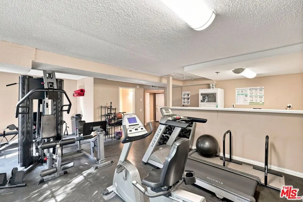 4401 Sepulveda Boulevard #202 Sherman Oaks, CA 91403