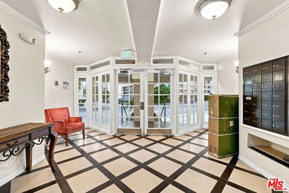 4401 Sepulveda Boulevard #202 Sherman Oaks, CA 91403