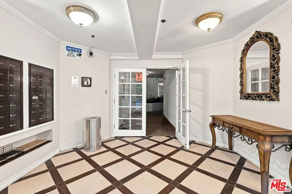 4401 Sepulveda Boulevard #202 Sherman Oaks, CA 91403
