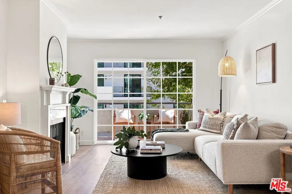 4401 Sepulveda Boulevard #202 Sherman Oaks, CA 91403