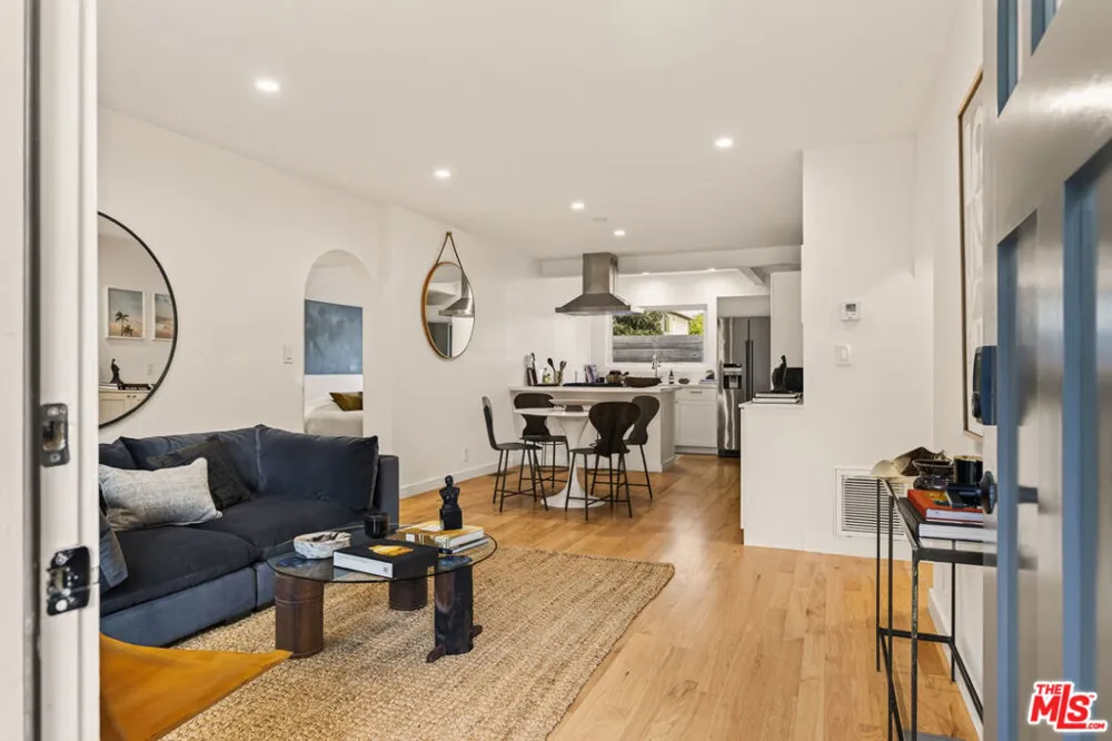 670 Olive Street Los Angeles, CA 90291