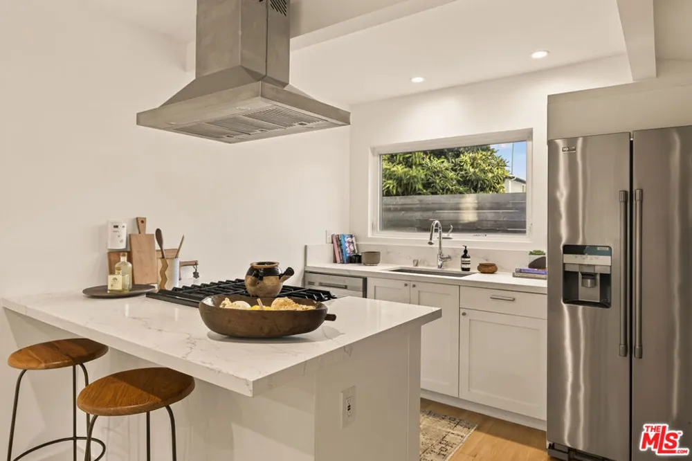 670 Olive Street Los Angeles, CA 90291