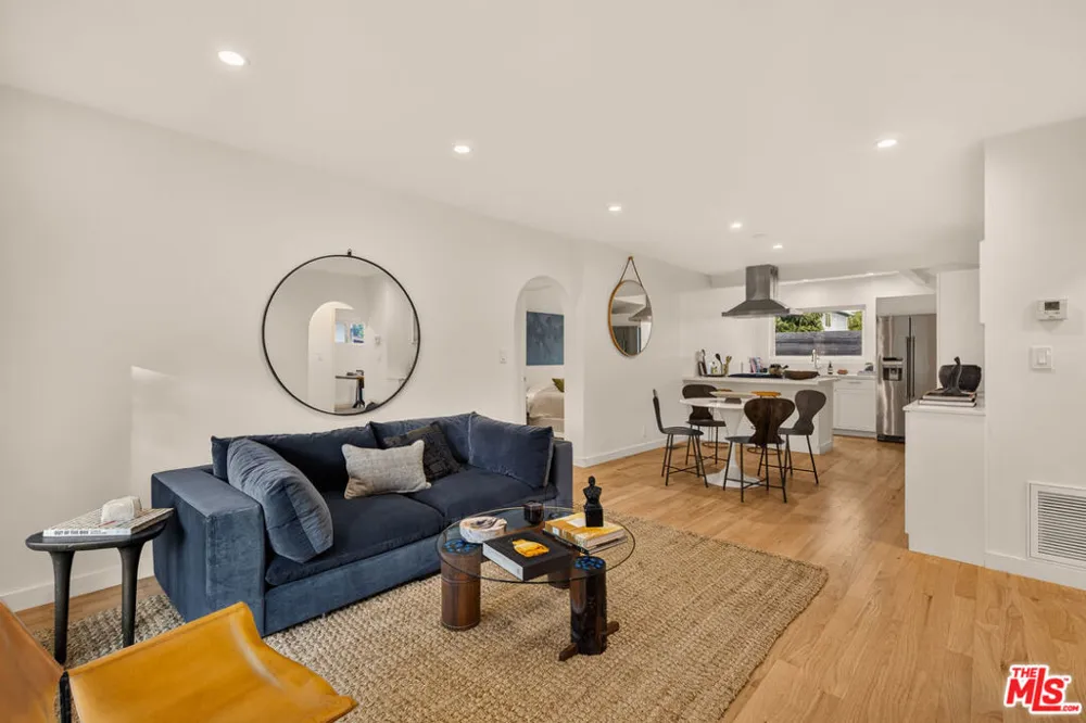 670 Olive Street Los Angeles, CA 90291