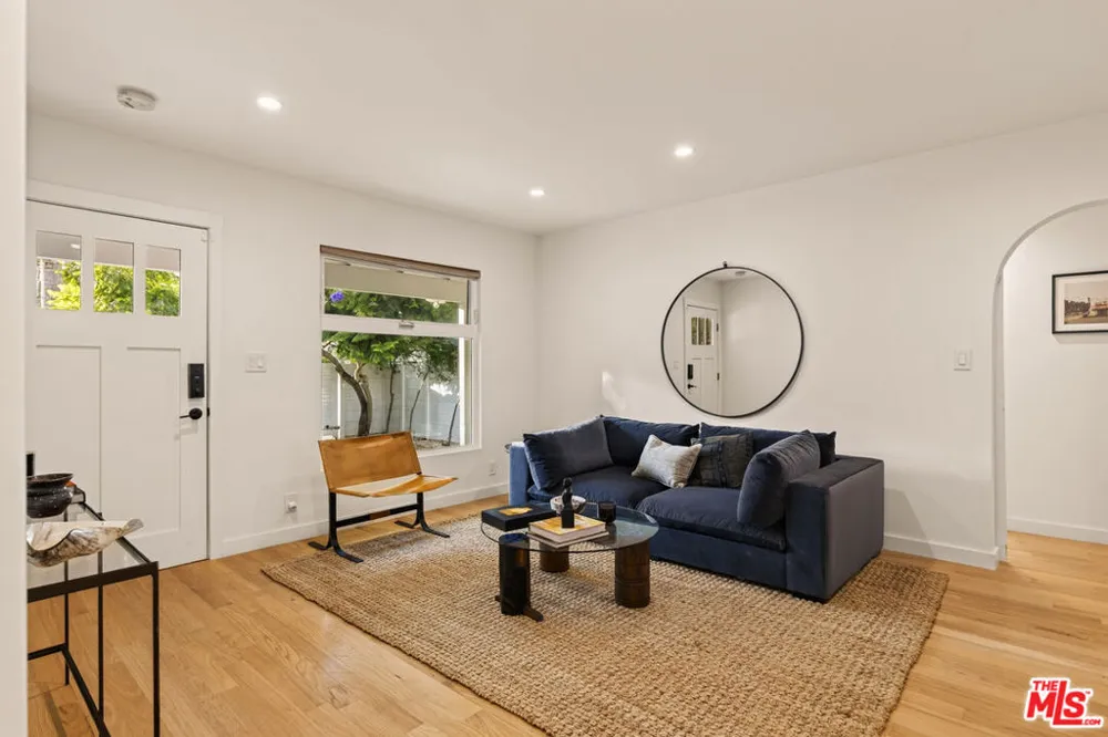 670 Olive Street Los Angeles, CA 90291