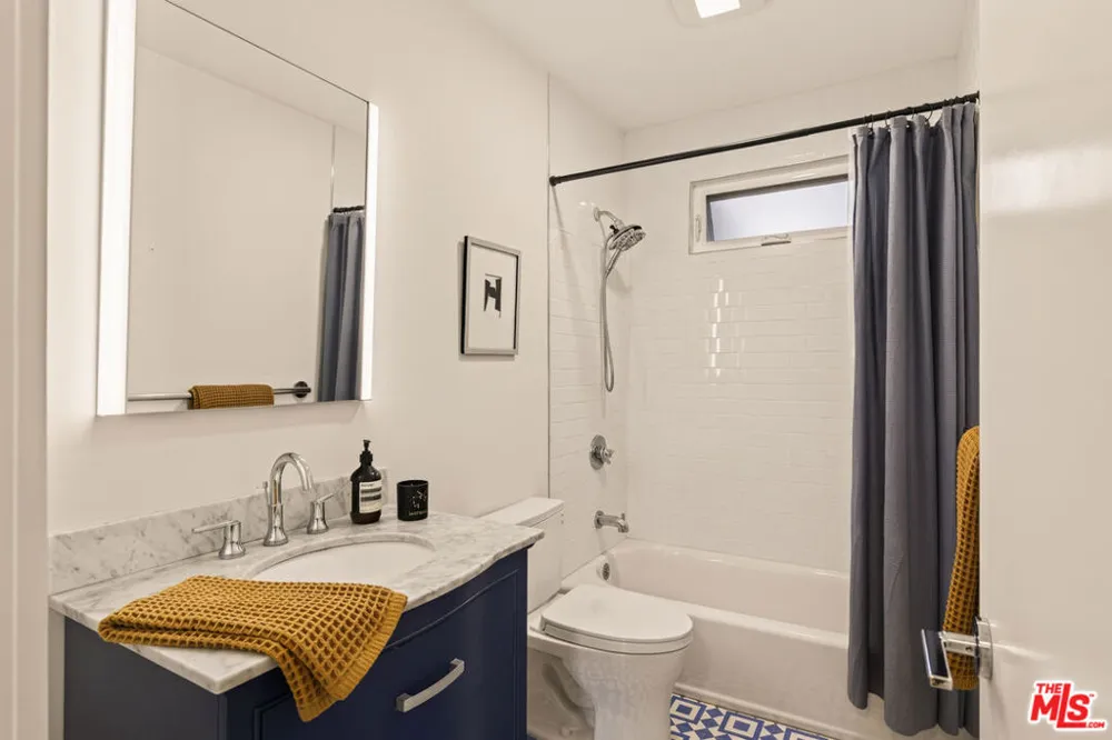 670 Olive Street Los Angeles, CA 90291