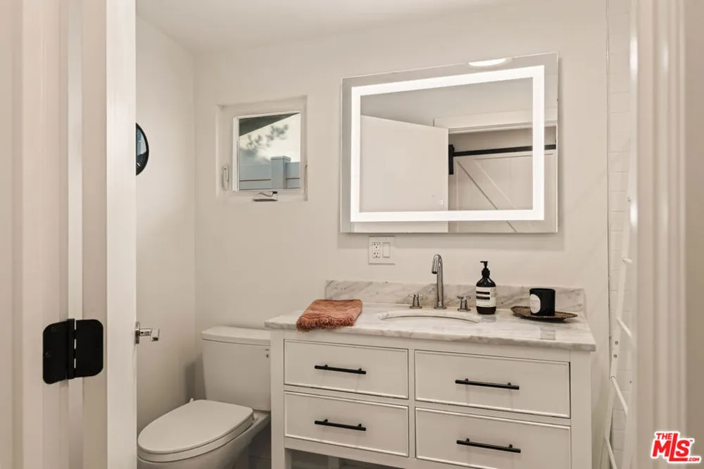 670 Olive Street Los Angeles, CA 90291