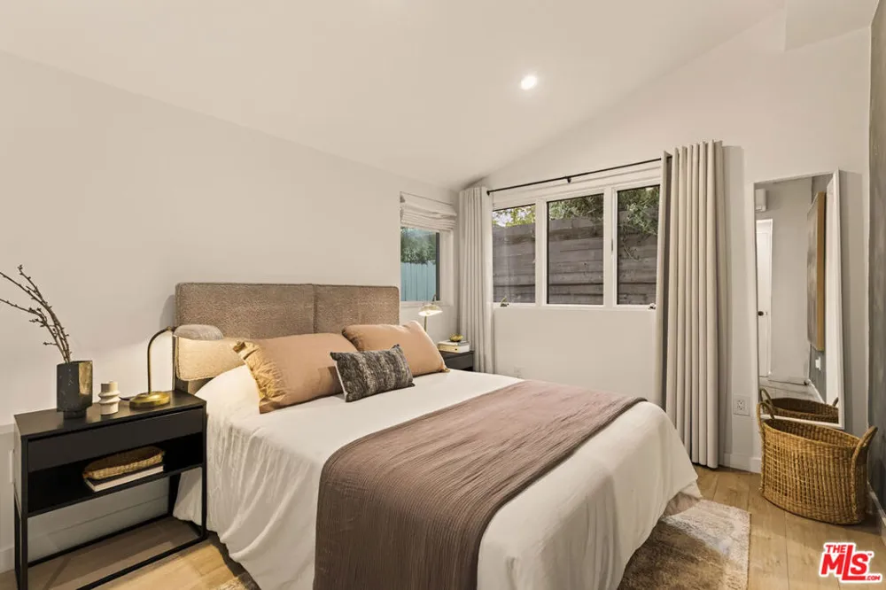 670 Olive Street Los Angeles, CA 90291