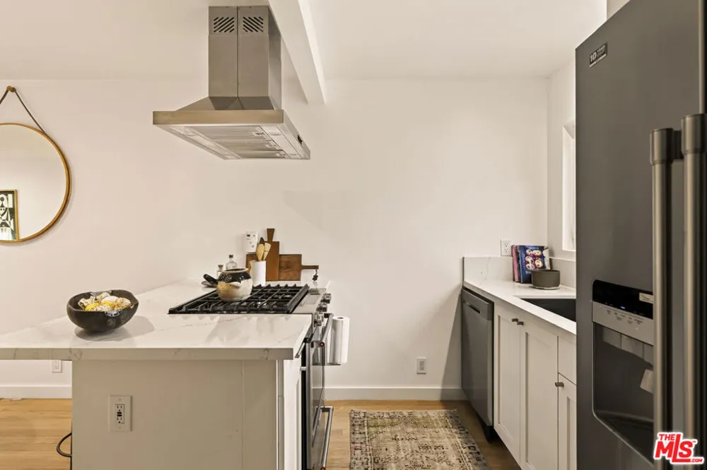 670 Olive Street Los Angeles, CA 90291