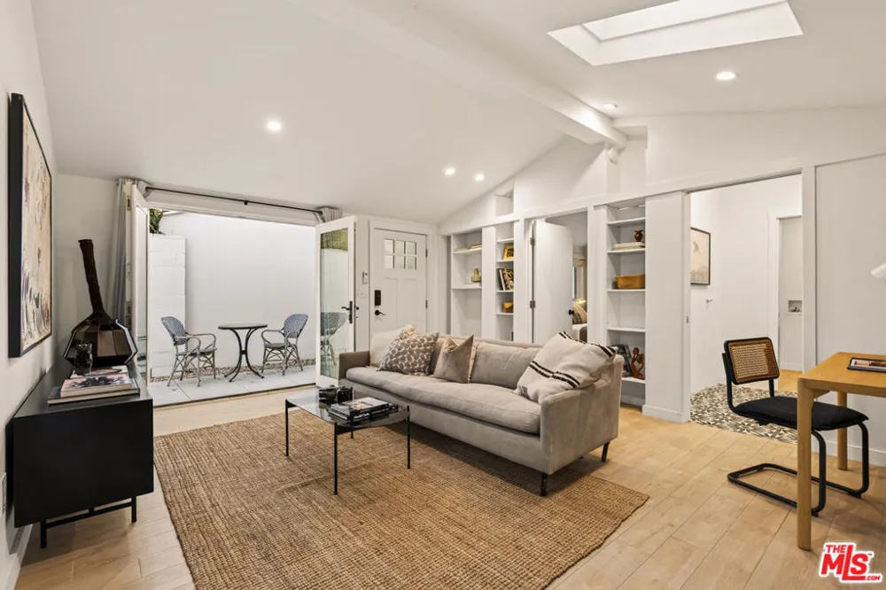 670 Olive Street Los Angeles, CA 90291