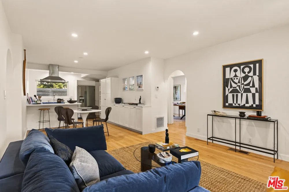 670 Olive Street Los Angeles, CA 90291
