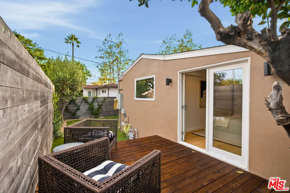 670 Olive Street Los Angeles, CA 90291