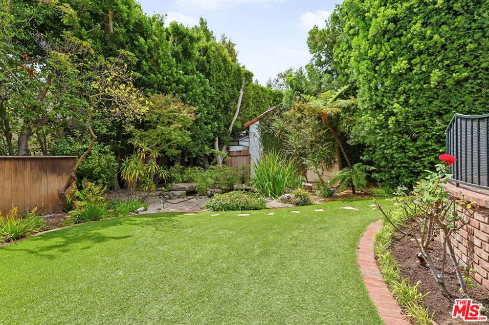 10770 Weyburn Avenue Los Angeles, CA 90024