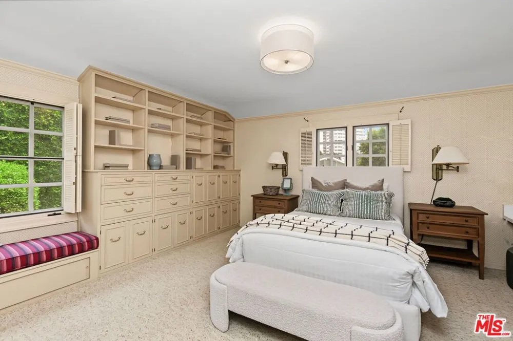 10770 Weyburn Avenue Los Angeles, CA 90024