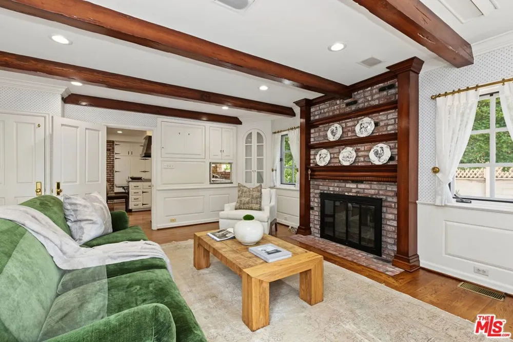 10770 Weyburn Avenue Los Angeles, CA 90024