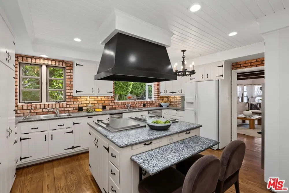 10770 Weyburn Avenue Los Angeles, CA 90024