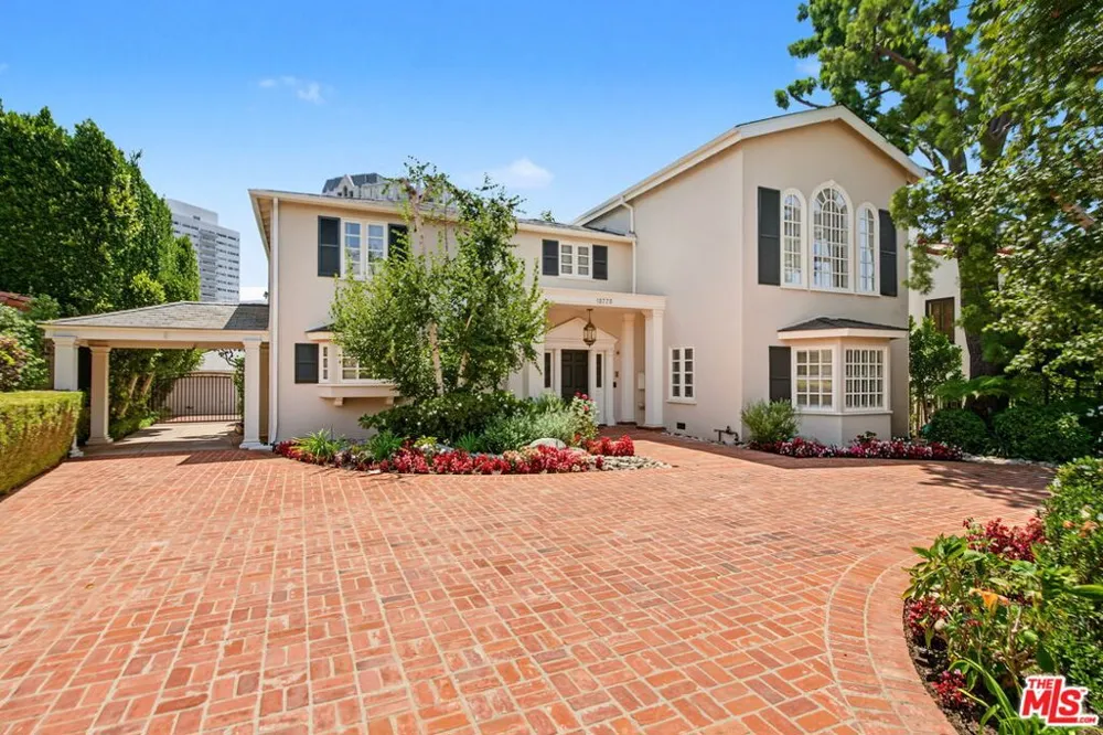 10770 Weyburn Avenue Los Angeles, CA 90024
