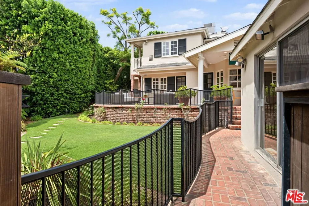 10770 Weyburn Avenue Los Angeles, CA 90024