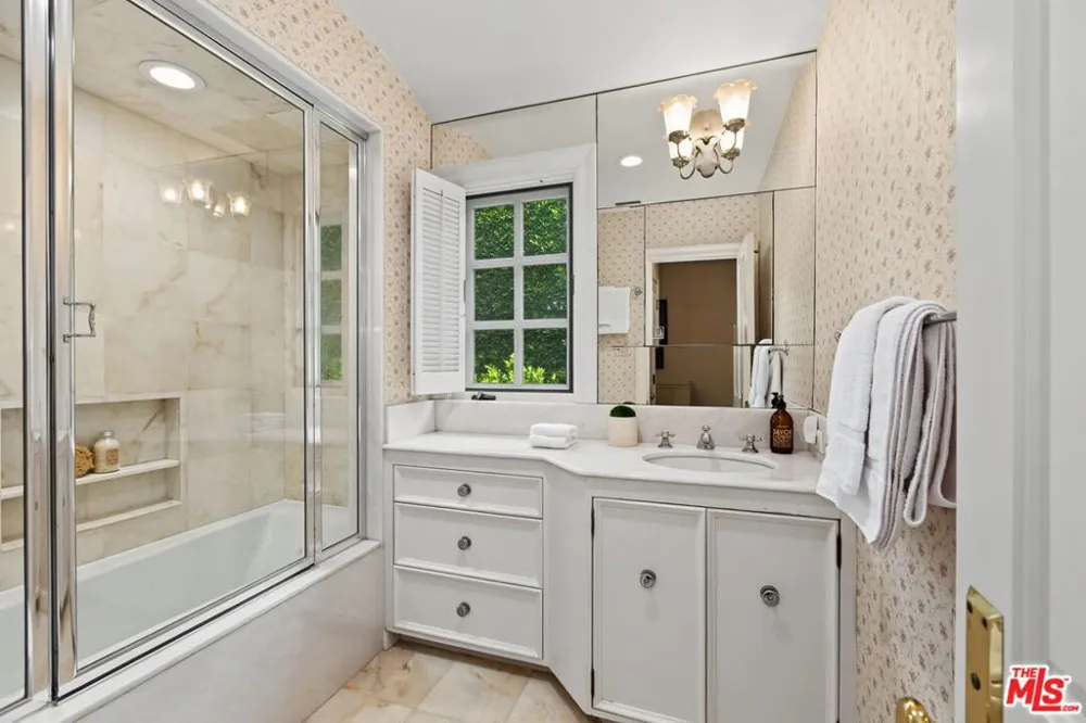 10770 Weyburn Avenue Los Angeles, CA 90024