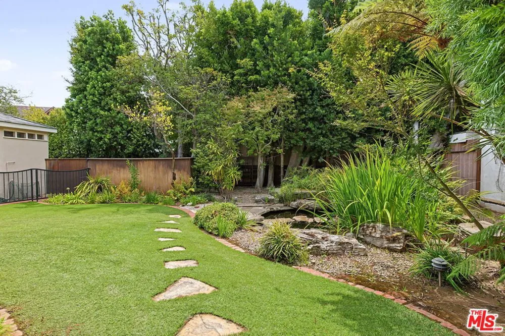 10770 Weyburn Avenue Los Angeles, CA 90024