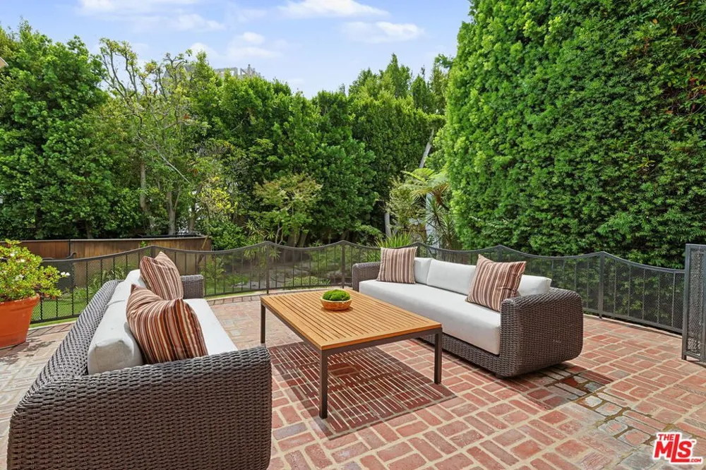 10770 Weyburn Avenue Los Angeles, CA 90024