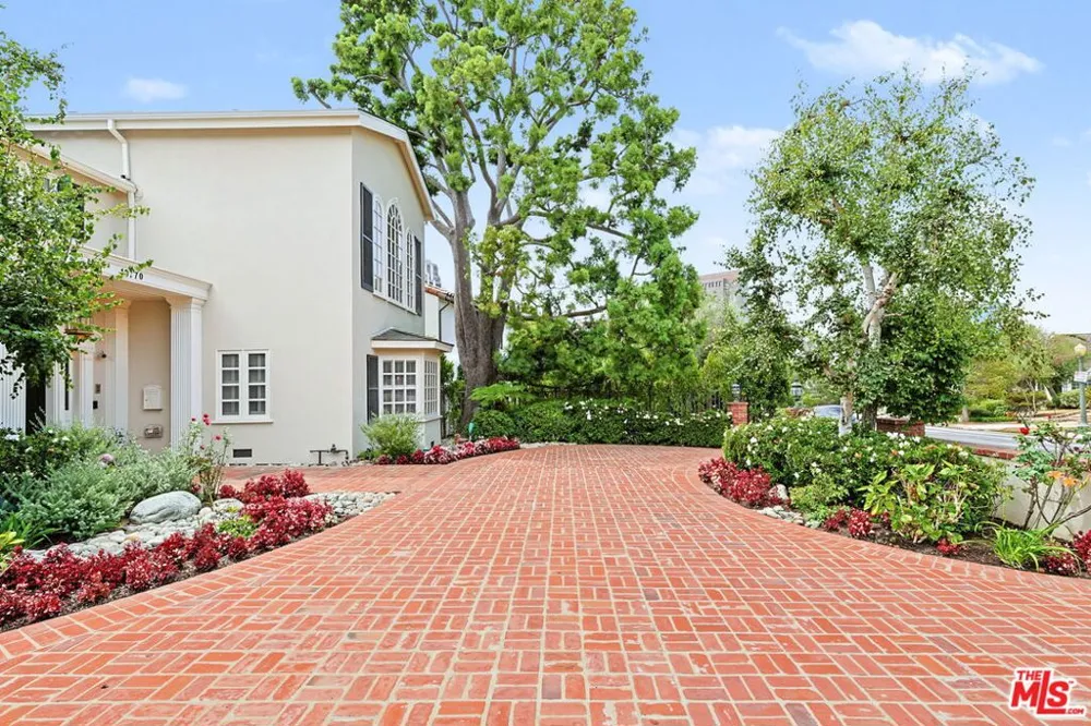10770 Weyburn Avenue Los Angeles, CA 90024