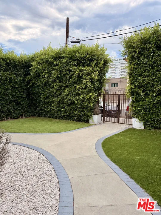 1726 El Cerrito Place #2 Los Angeles, CA 90028
