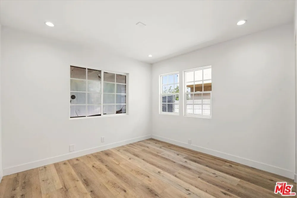 3748 Veteran Los Angeles, CA 90034
