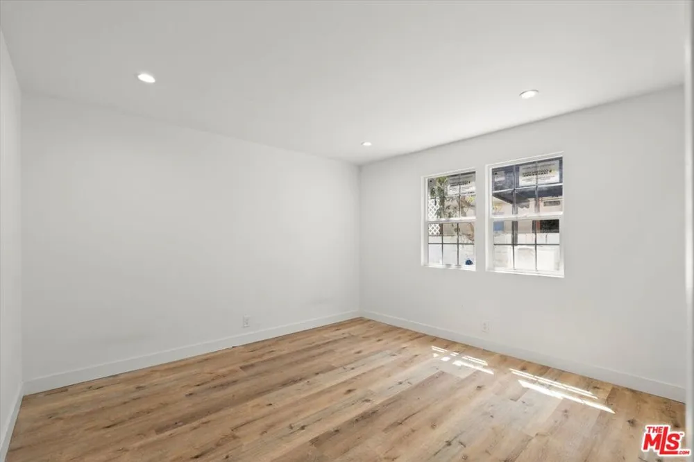 3748 Veteran Los Angeles, CA 90034