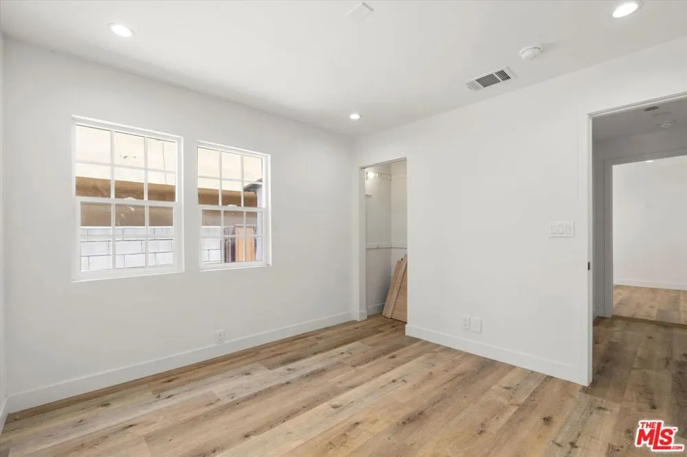 3748 Veteran Los Angeles, CA 90034