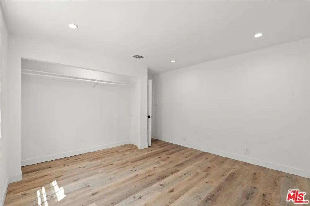 3748 Veteran Los Angeles, CA 90034