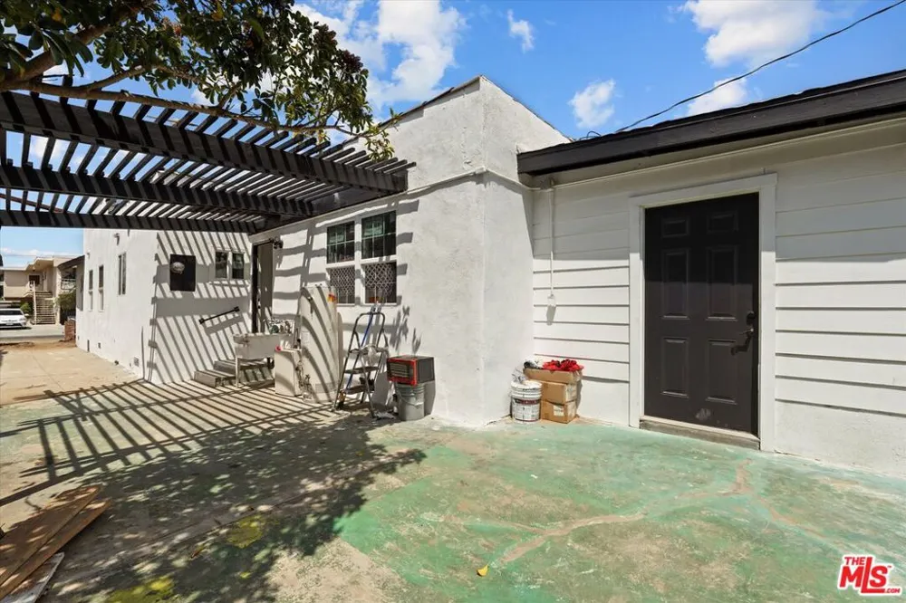 3748 Veteran Los Angeles, CA 90034