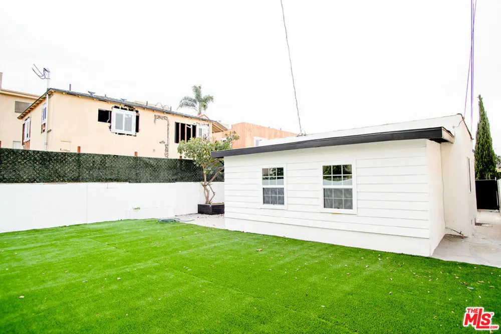 3748 Veteran Los Angeles, CA 90034