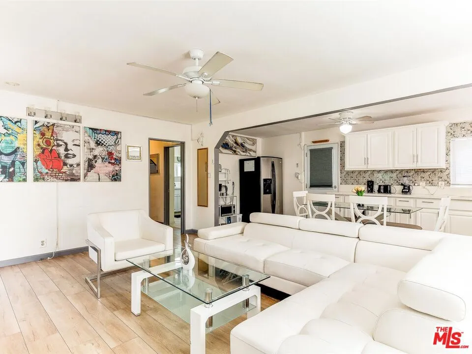 138 S Madison Avenue Los Angeles, CA 90004