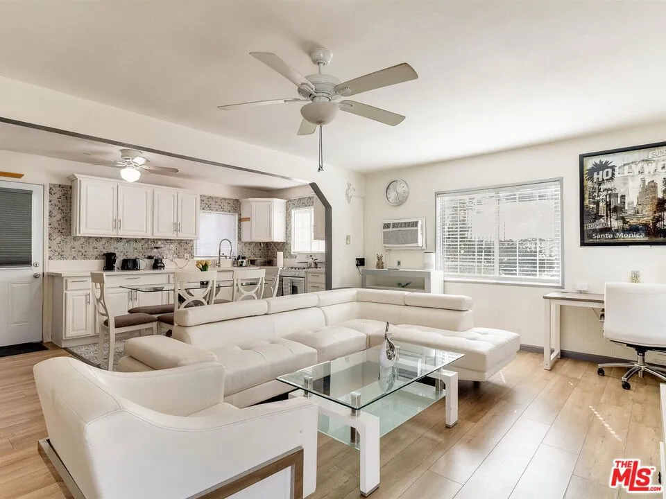138 S Madison Avenue Los Angeles, CA 90004