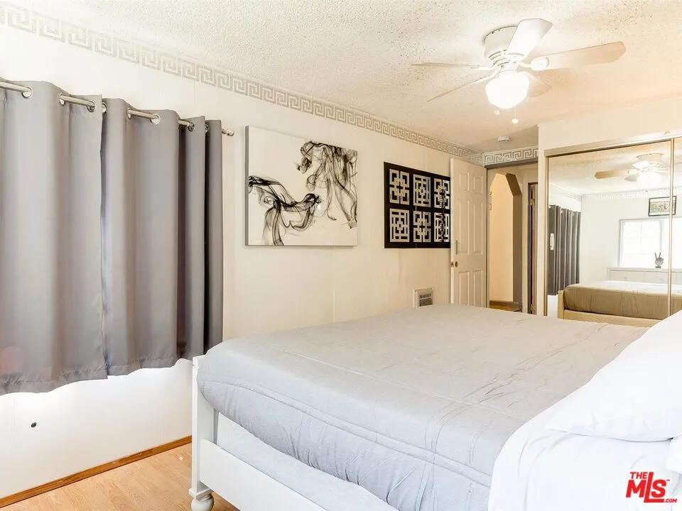 138 S Madison Avenue Los Angeles, CA 90004
