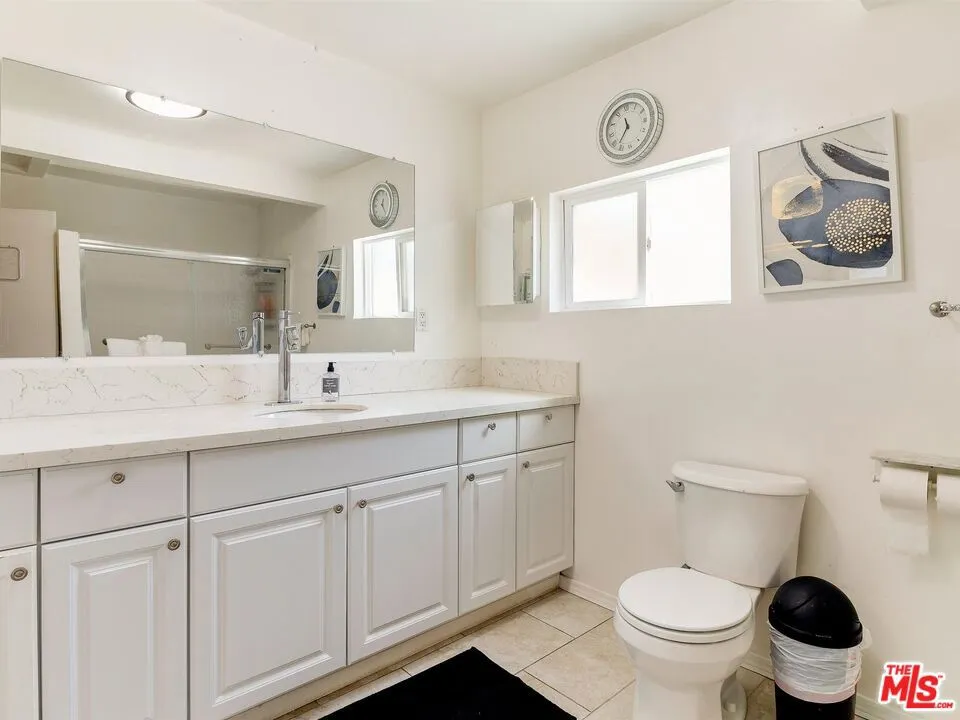 138 S Madison Avenue Los Angeles, CA 90004