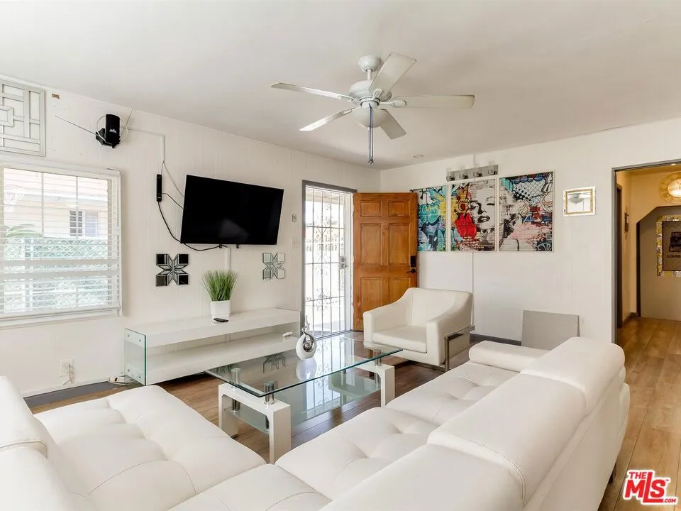 138 S Madison Avenue Los Angeles, CA 90004