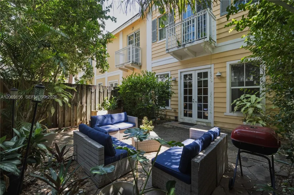 525 SW 18th Ave #26 Fort Lauderdale, FL 33312