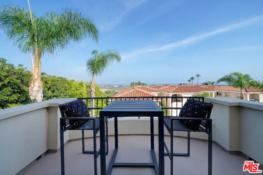 23935 De Ville Way Malibu, CA 90265