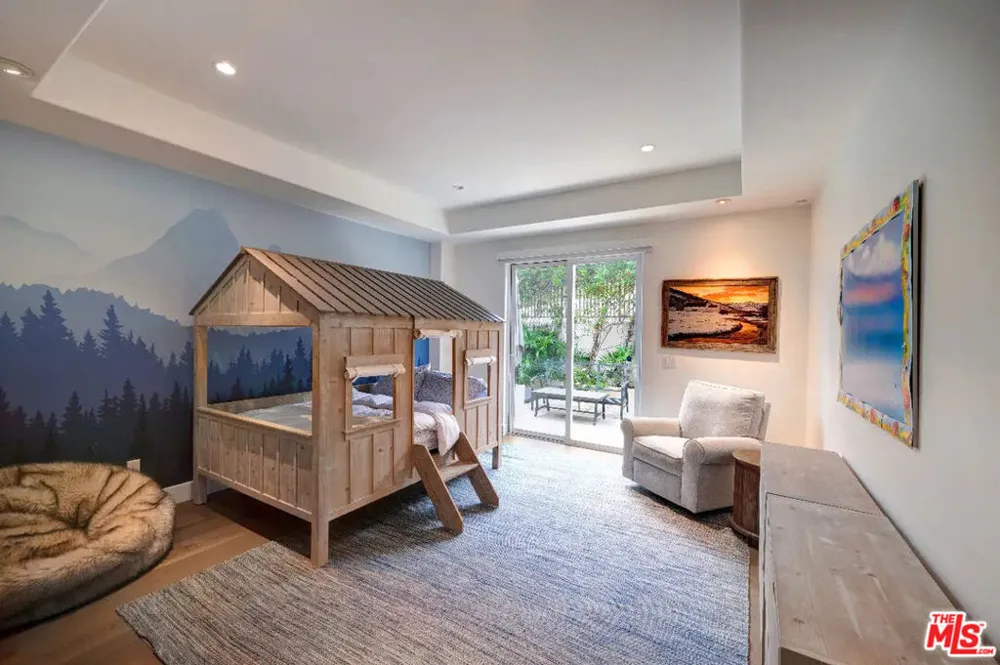 23935 De Ville Way Malibu, CA 90265