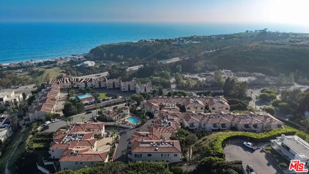 23935 De Ville Way Malibu, CA 90265